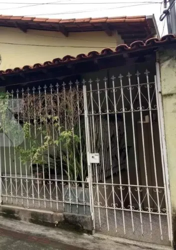 Que tal um BARRACÃO individual com varanda numa ótima localização?