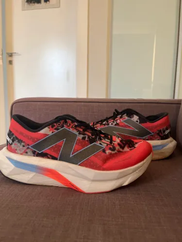 tênis new balance fuelcell supercomp elite v4 edição especial maratona de londres