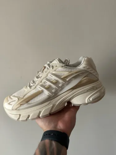 Pharrell Williams x adidas Adistar Jellyfish White NOVO ORIGINAL 41