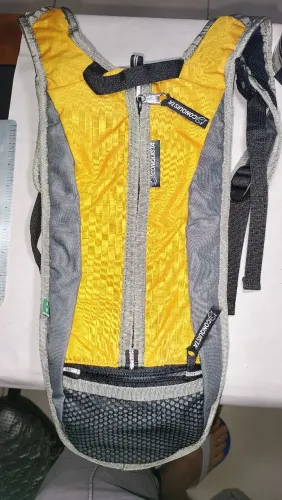 Mochila de Hidratação para refis de até 3 lts. Marca Conquista Montanhismo.
