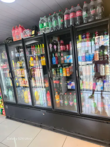 Expositor refrigerado 5 portas allblack