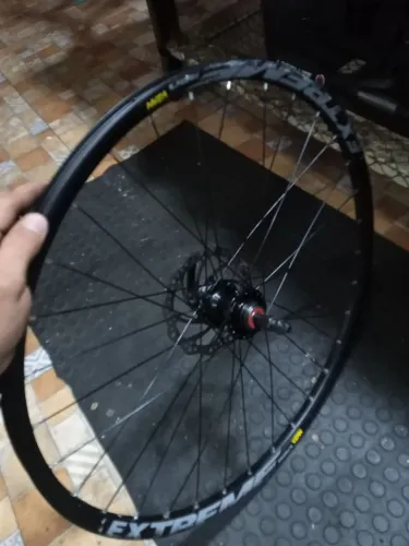 Roda traseira aro 27.5 vzan extreme em rolamento