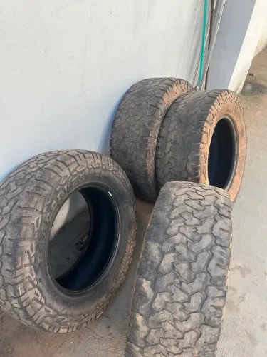 Jogo com 4 pneus Roadcruza A/T 285/65 R18