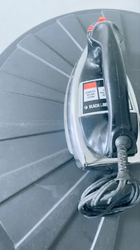 Ferro de Passar Roupas Black+Decker Original - Funcionando