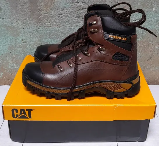 Bota cartepilar coro