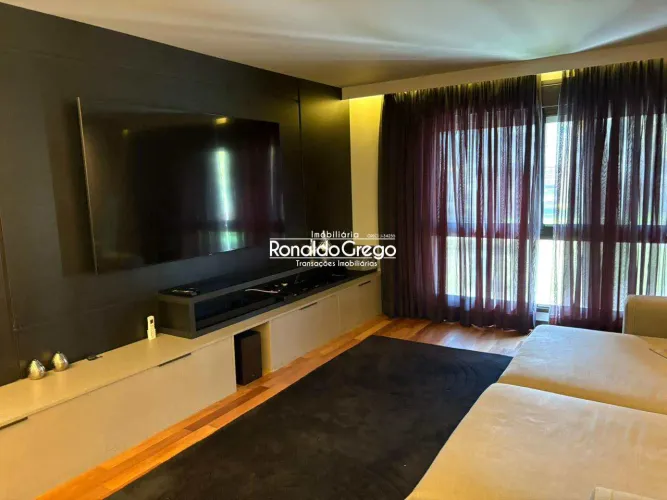 Casa de Condomínio com 5 quartos, 5 suites 4 vagas mobiliado