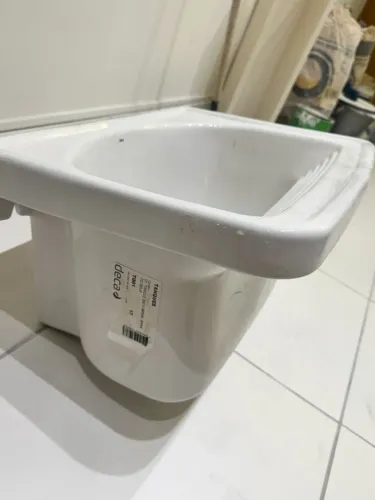 Vendo tanque para lavar roupa deca e pia novos, nunca usados.