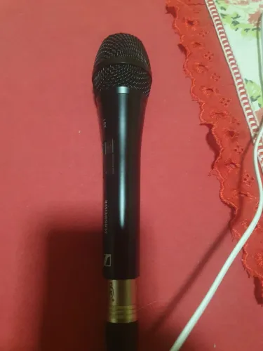 Microfone profissional e suporte de notebook 