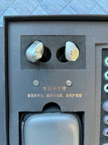 fone Zhu linniao Z4 intra auricular 