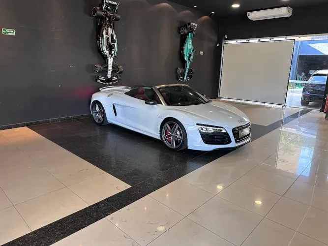 Audi R8 Spyder 5.2 Quattro R-tronic/s-tronic 2014