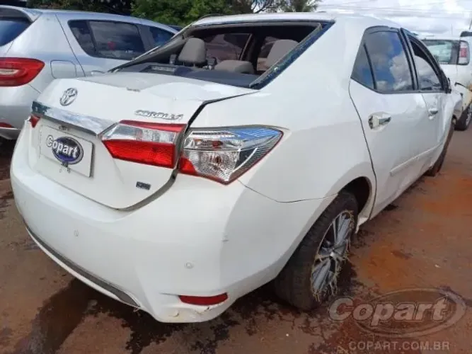 Sucata de Toyota Corolla 2018 para venda de peças