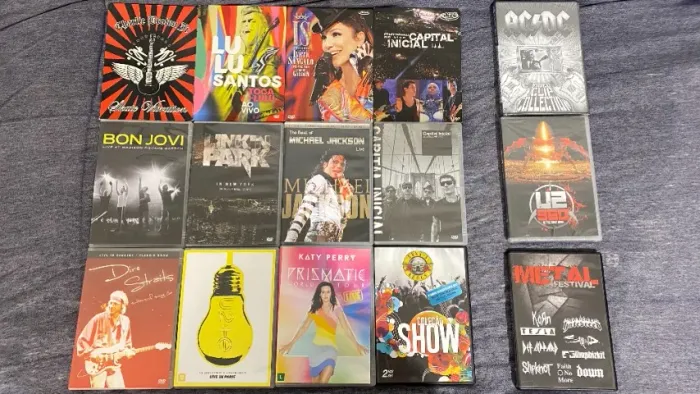 Coleção de 15 DVDs seminovos e lacrados