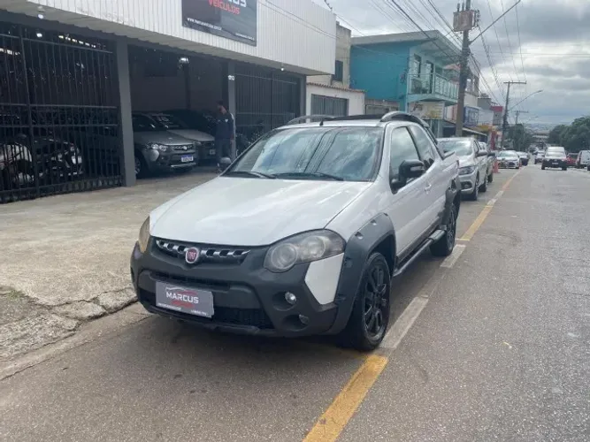Fiat Strada Adventure1.8/ 1.8 Locker Flex CD 2015