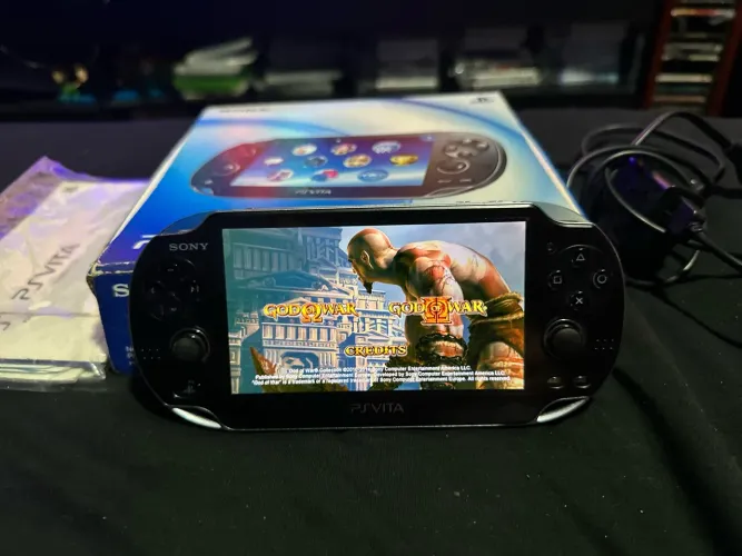Videogame PS Vita 32Gb Destravado Na Caixa + Jogos instalados + Manuais