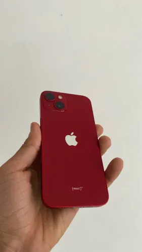 iPhone 13 red 128 gigas 
