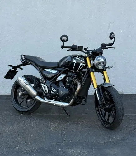 TRIUMPH SPEED 400 2025 - PERFEITO ESTADO