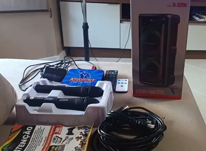 Karaokê Party Box + Caixa de Som + 2 microfones
