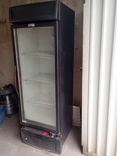 vende se espositor