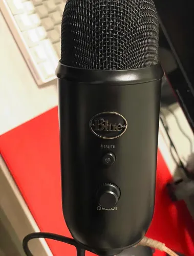Microfone Condensador Blue Yeti Blackout