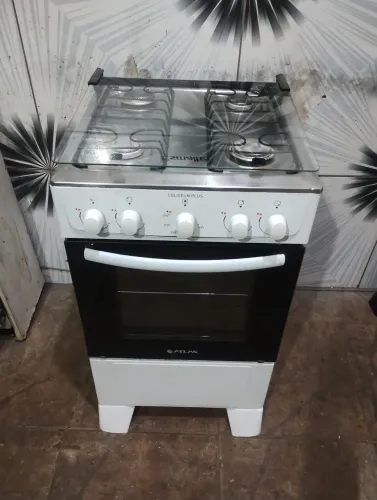 Vendo fogão semi novo