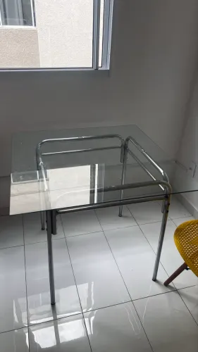 Mesa de jantar de vidro
