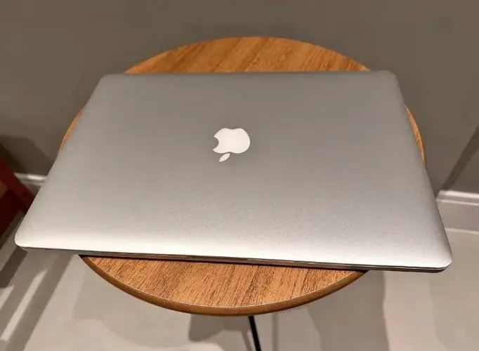 Apple Macbook Air Core I5 1.6ghz 4gb 128gb Ssd 11" Mjvm2ll/a (2015)