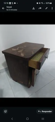 Mesa de cabeceira antiga