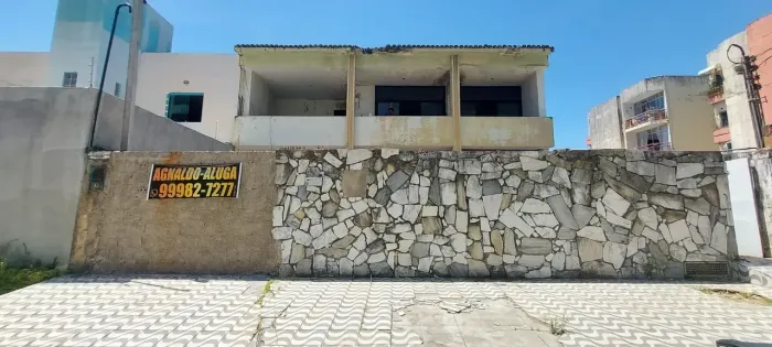 Imóvel para alugar. Possui 300 metros quadrados com 6 quartos em Jatiúca - Maceió - AL.