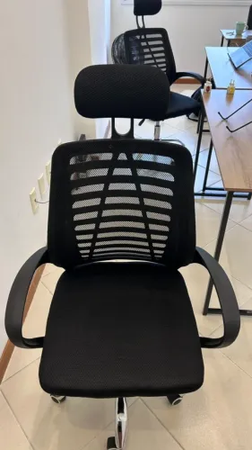 Cadeira de Escritório Ergonômica Mesh Preta com Apoio de Cabeça