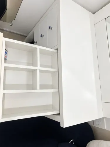 VENDO ESTE CAMARIM DE MAQUIAGEM