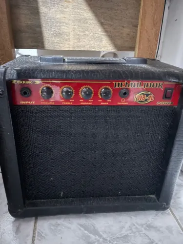 Amplificador de baixo