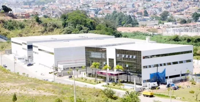 Condomínio para locação em Jandira com 1.526m²