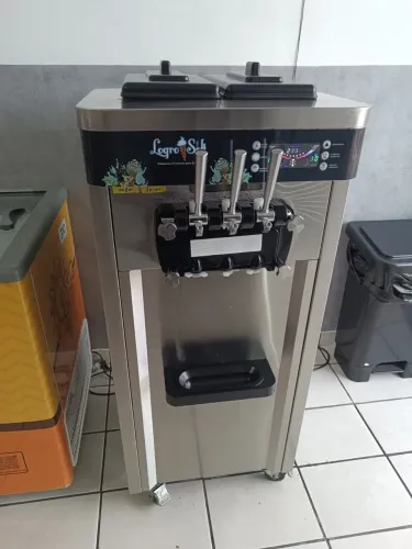 Máquina sorvete expresso semi nova com nota fiscal 