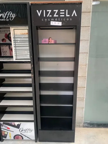 Espositor de maquiagem 
