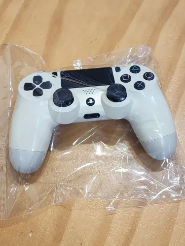 Controle de ps4 cinza e creme