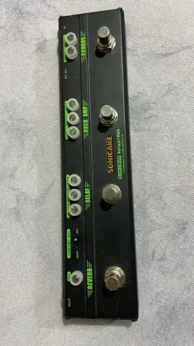 Pedal Sonicake RockStage - Multi-efeito com Simulação de Gabinete - R$ 200