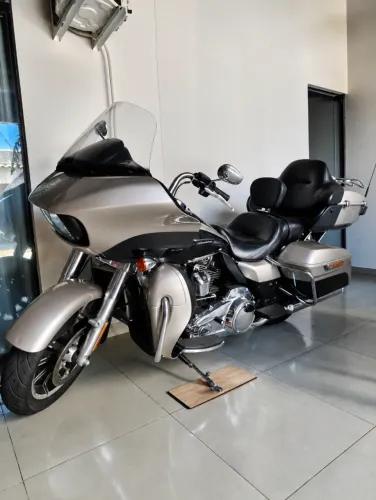 Moto Harley Davidson semi nova