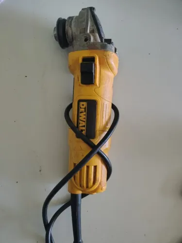 Esmerilhadeira Dewalt 800w - Usada funcionando perfeitamente