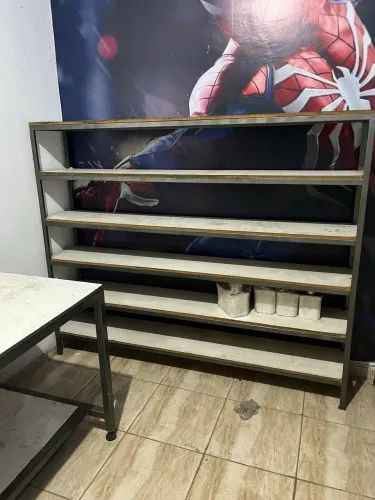 Prateleira de metalon com 6 prateleiras em mdf