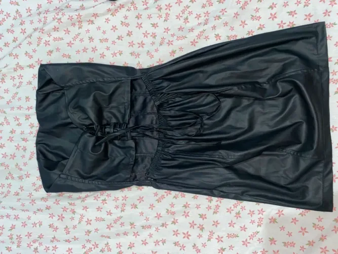 Vestido de couro