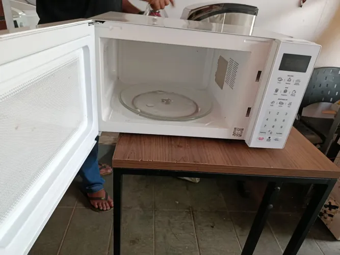 Vendo microondas mundial 34 litros com 3 meses de garantia