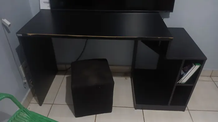 Vendo Mesa De Computador e Painel De Tv os 2 por 350 pra levar logooo