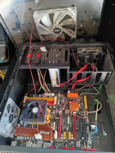Gabinete computador pra retirada de peça