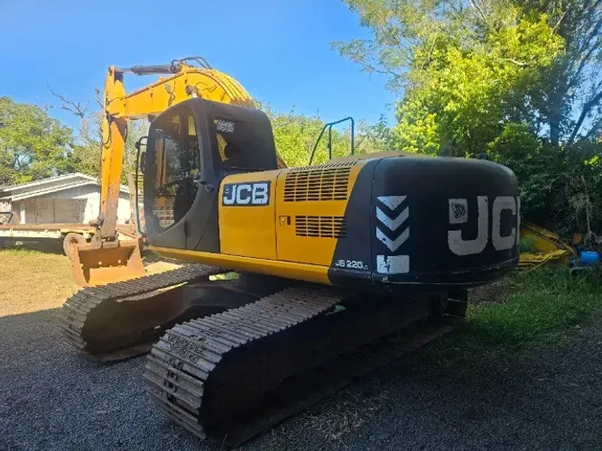 Escavadeira hidráulica jcb js200lc ano 2010