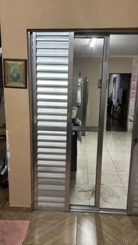 Porta de alumínio 4 folhas