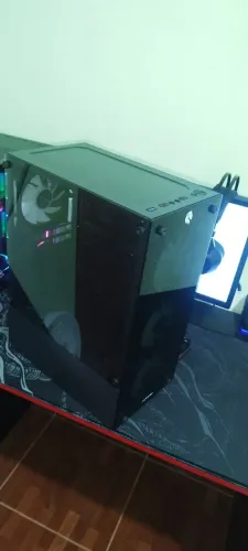 Gabinete gamer Hayom com (4 fans inclusas)
