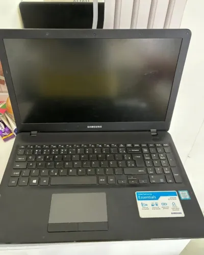 Notebook Samsung Essentials E34
