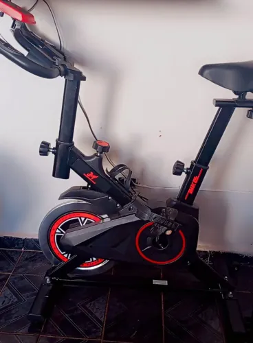 Vendo Bicicleta ergométrica. Pouco usada, menos de 2 meses de uso