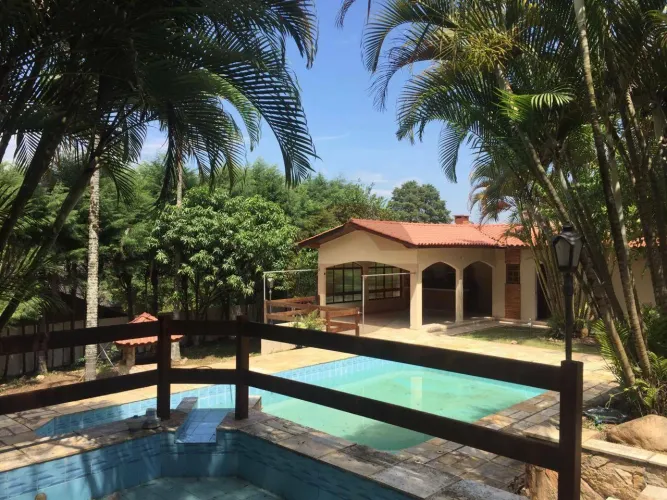 LUXUOSA OPORTUNIDADE DE MORAR NO MELHOR DA GRANJA VIANA