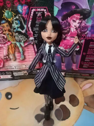 Monster High Wandinha Addams